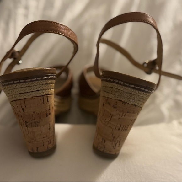 Naturalizer Women's Brown Cutout Sandals - Picture 4 of 8